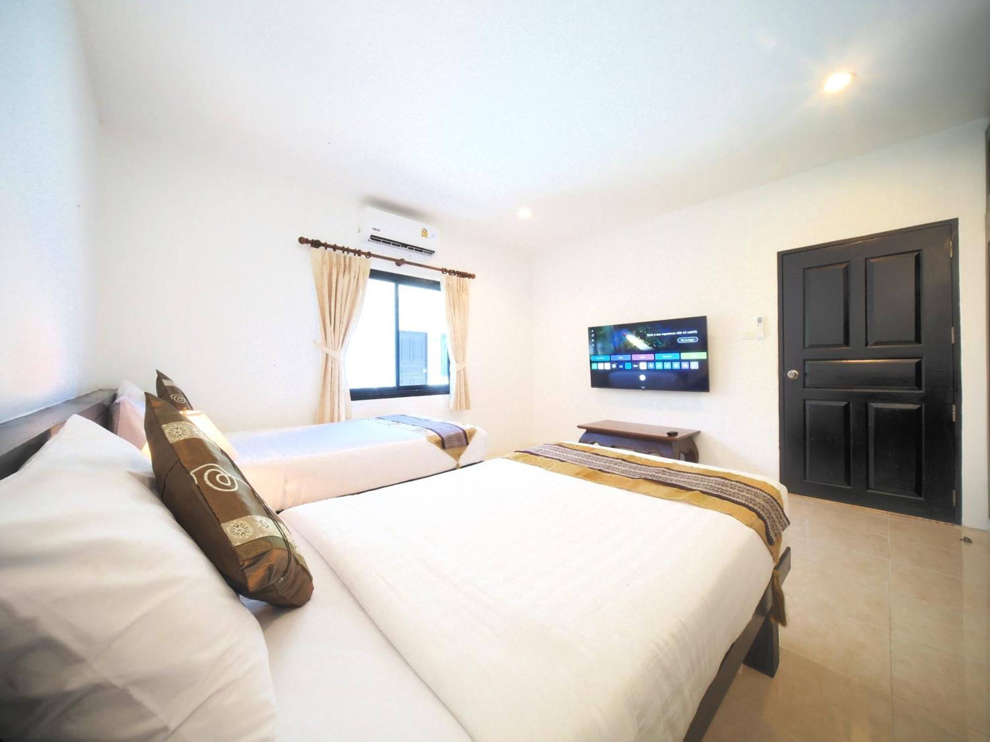Isara Nai Yang Resort Екстер'єр фото