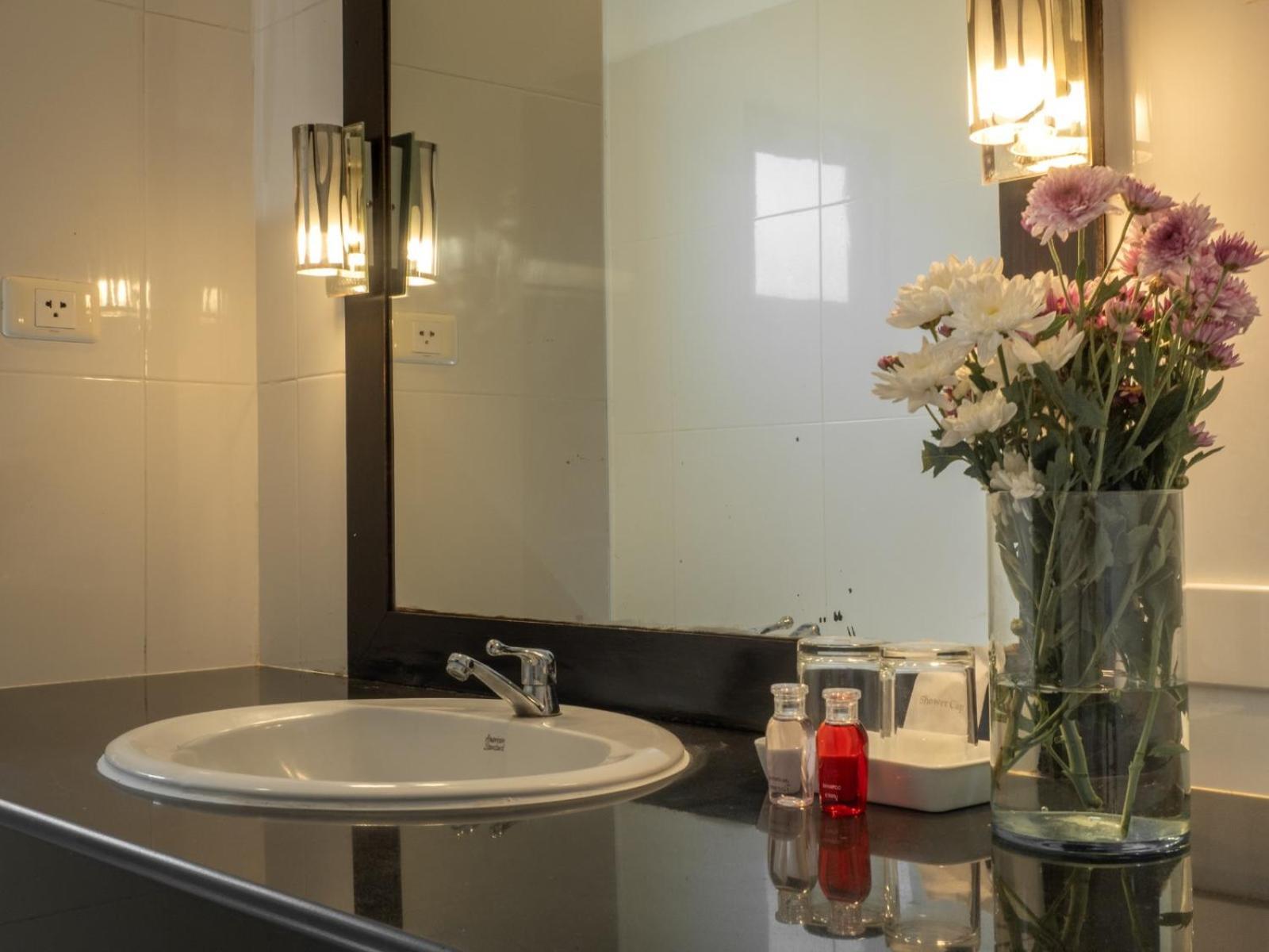 Isara Nai Yang Resort Екстер'єр фото