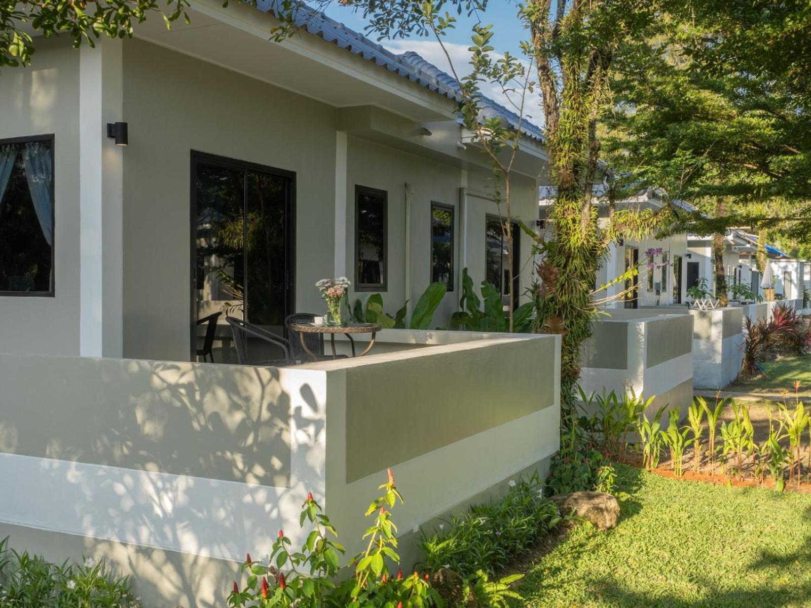 Isara Nai Yang Resort Екстер'єр фото